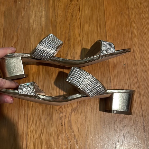 Touch of Nina Gold diamond double strap heel - Picture 3 of 7